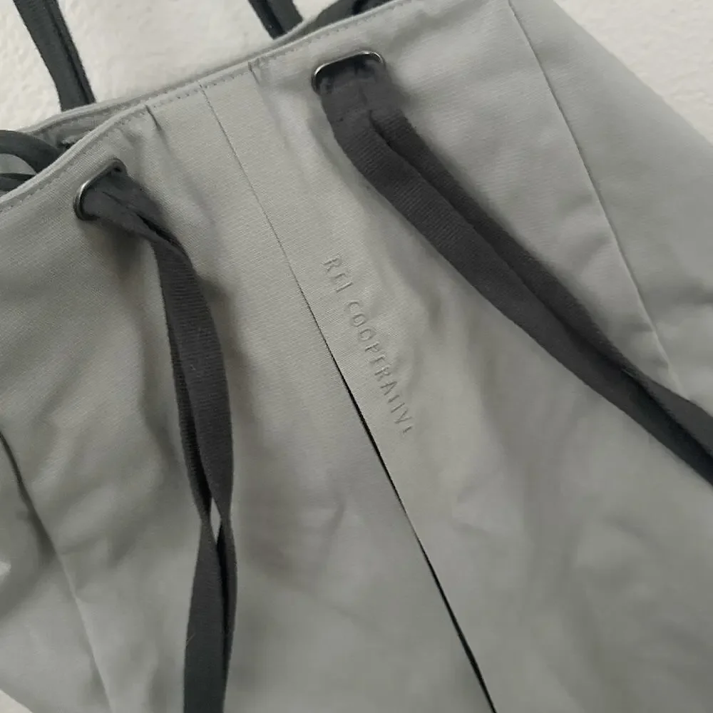 REI COOPERATIVE | Beyonder Travel Tote Convertible Backpack Gray Lightweight Bag